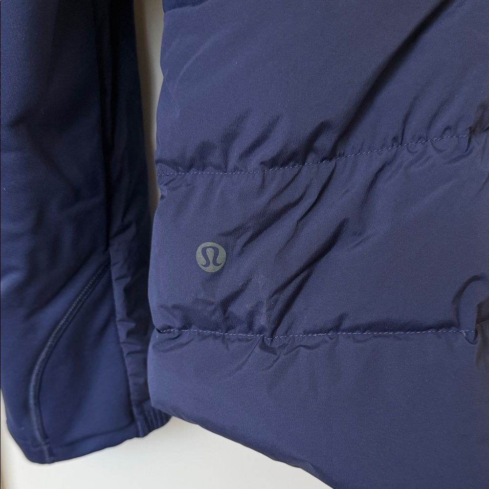 lululemon athletica Hooded Jacket - Picture 4 of 4